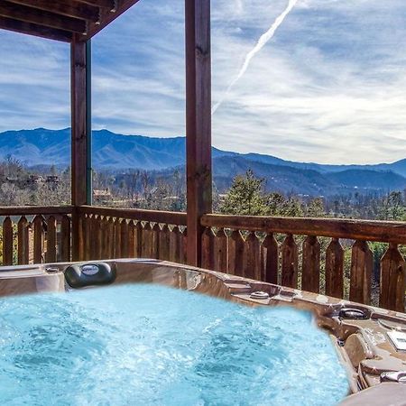 Lazy Bear Lodge, Hot Tub, Resort Pool, Wifi, 1089 Free Tickets Each Paid Day, Dollywood And More Гатлинбург Экстерьер фото