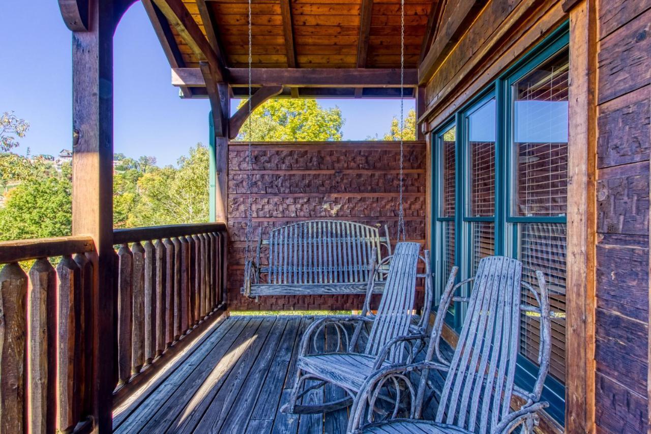 Lazy Bear Lodge, Hot Tub, Resort Pool, Wifi, 1089 Free Tickets Each Paid Day, Dollywood And More Гатлинбург Экстерьер фото