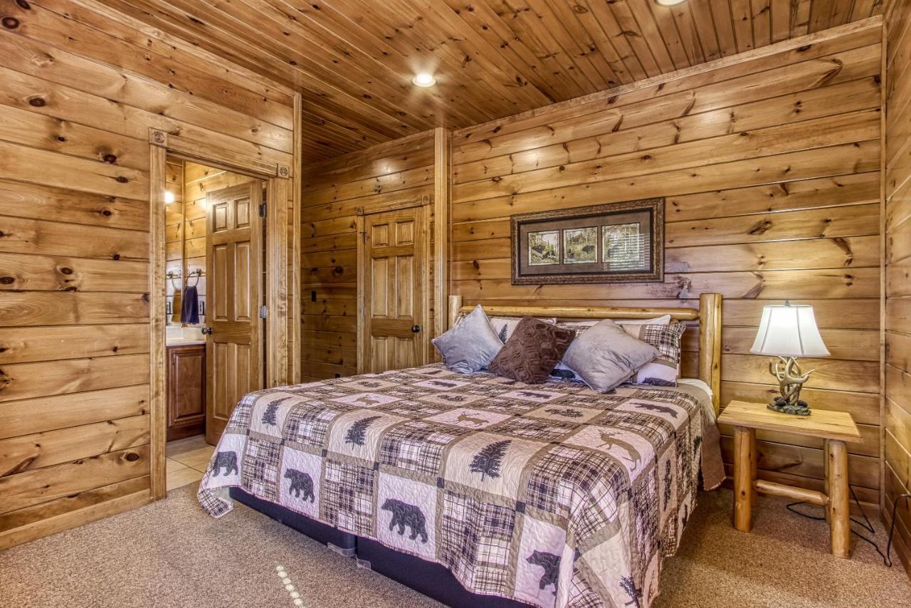 Lazy Bear Lodge, Hot Tub, Resort Pool, Wifi, 1089 Free Tickets Each Paid Day, Dollywood And More Гатлинбург Экстерьер фото