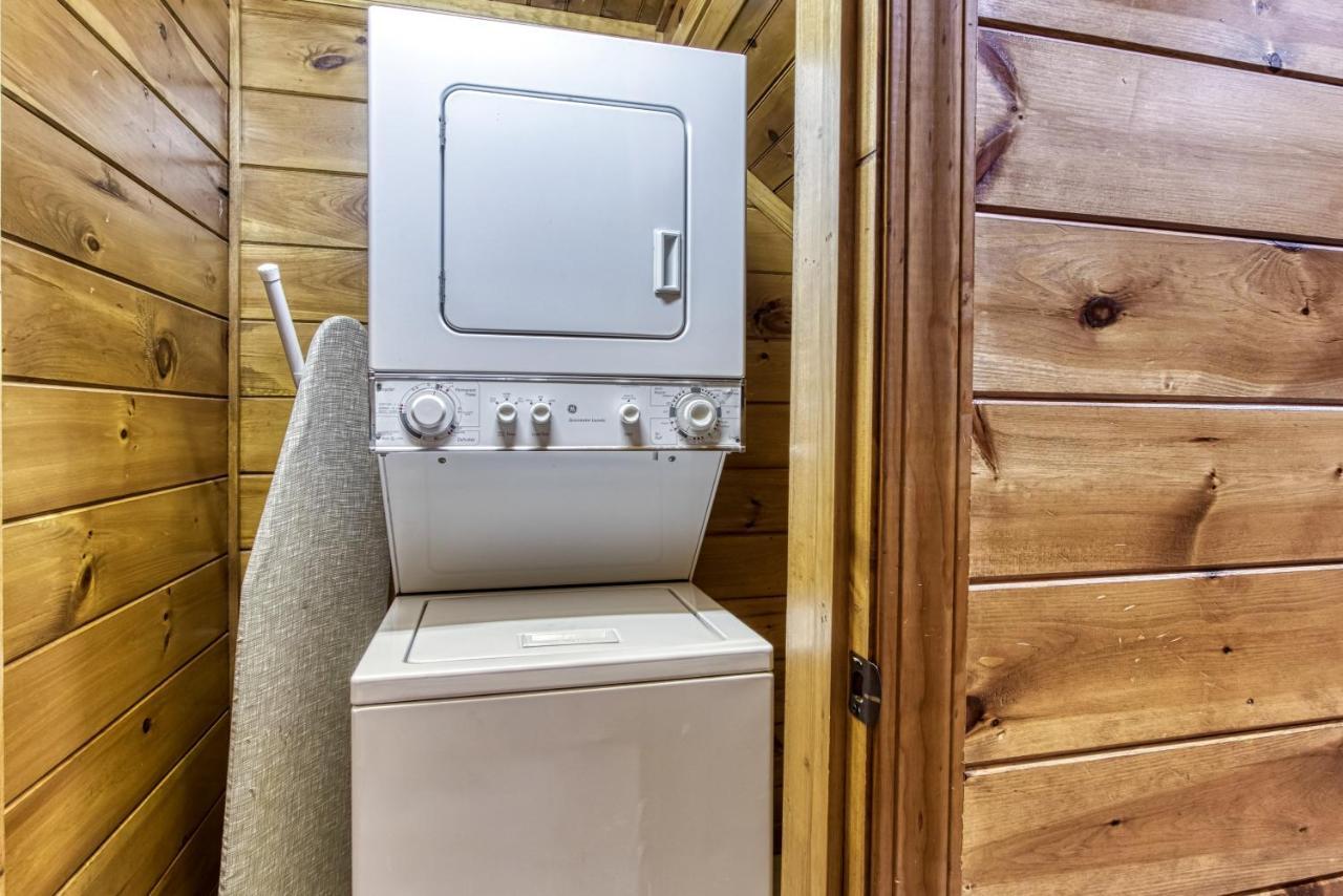 Lazy Bear Lodge, Hot Tub, Resort Pool, Wifi, 1089 Free Tickets Each Paid Day, Dollywood And More Гатлинбург Экстерьер фото